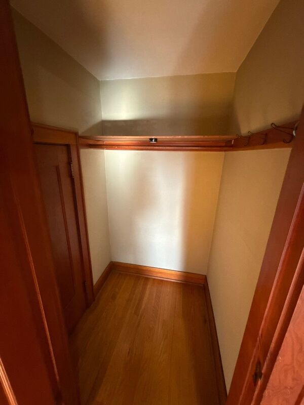 Beautiful NE Salem, 1 Bed, 1 Bath, 2nd Floor Duplex, AVAILABLE NOW! property image