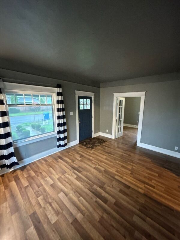 NW Salem, 3 Bedroom, 1 Bath, Single Family Home Washer/Dryer Included, AVAILABLE NOW! property image