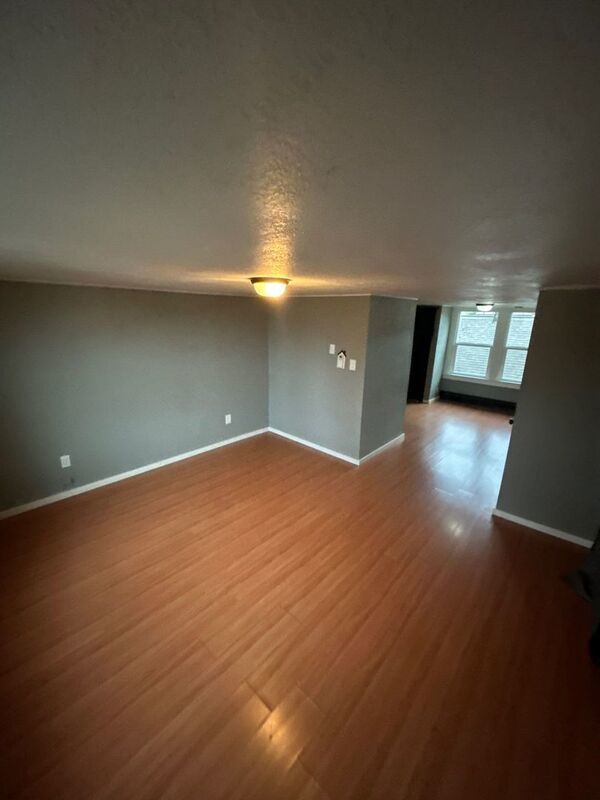 NW Salem, 3 Bedroom, 1 Bath, Single Family Home Washer/Dryer Included, AVAILABLE NOW! property image