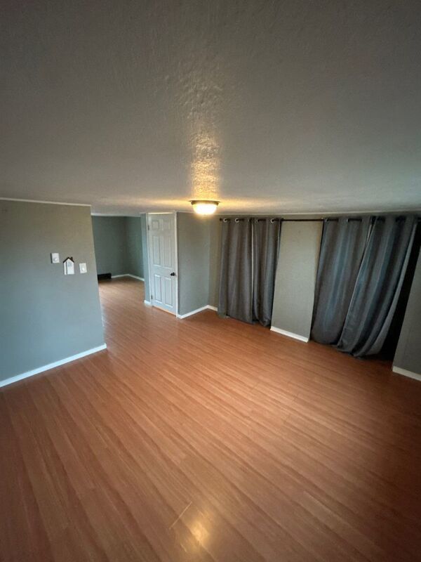 NW Salem, 3 Bedroom, 1 Bath, Single Family Home Washer/Dryer Included, AVAILABLE NOW! property image