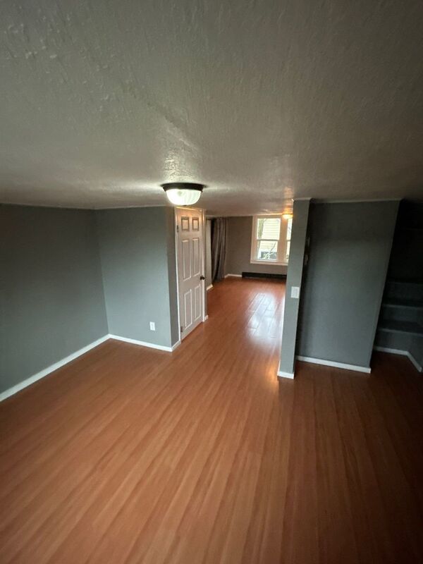 NW Salem, 3 Bedroom, 1 Bath, Single Family Home Washer/Dryer Included, AVAILABLE NOW! property image