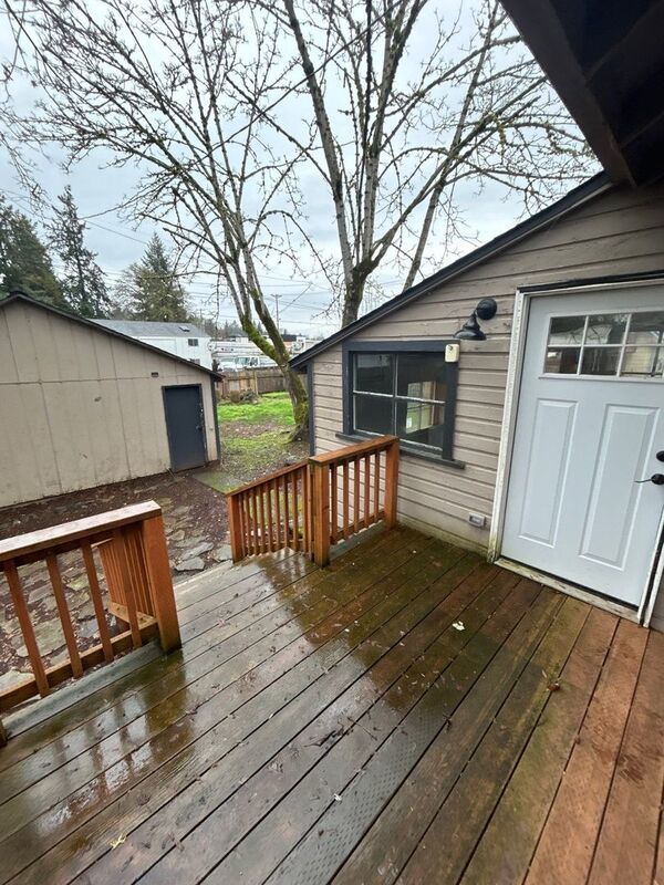 NW Salem, 3 Bedroom, 1 Bath, Single Family Home Washer/Dryer Included, AVAILABLE NOW! property image