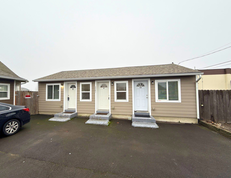 NE Salem FULLY REMODLED STUDIO, 1 Bath Apartment, W/S/G Paid, AVAILABLE NOW! property image
