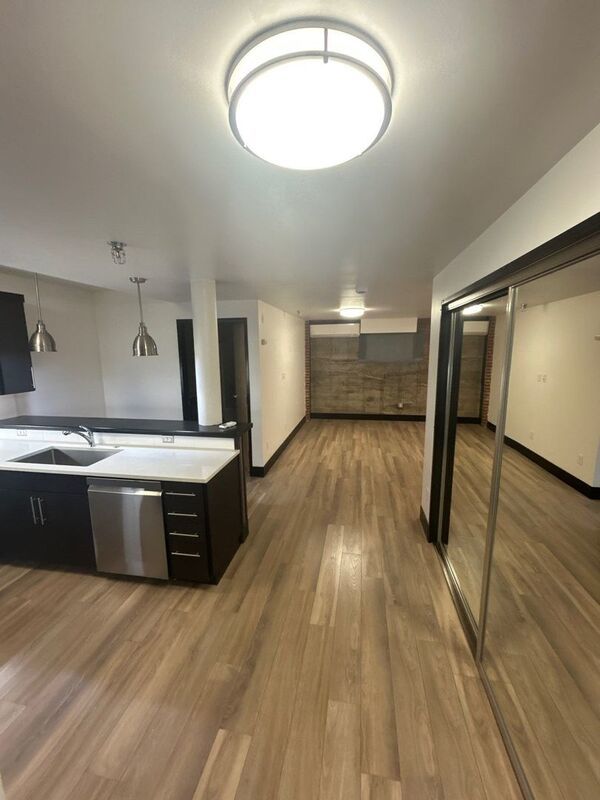 $1,295 First 3 Months, Downtown Salem, Studio 1 Bath, CONDO, w/Washer & Dryer in Unit, CALL TO SCHEDULE A VIEWING, AVAILABLE NOW! property image