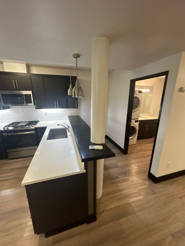 $1,295 First 3 Months, Downtown Salem, Studio 1 Bath, CONDO, w/Washer & Dryer in Unit, CALL TO SCHEDULE A VIEWING, AVAILABLE NOW! property image