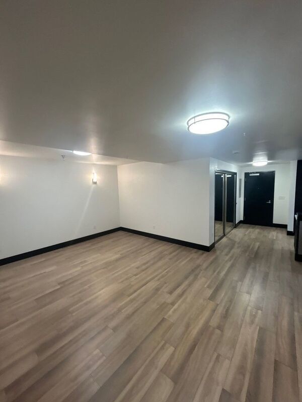 $1,295 First 3 Months, Downtown Salem, Studio 1 Bath, CONDO, w/Washer & Dryer in Unit, CALL TO SCHEDULE A VIEWING, AVAILABLE NOW! property image