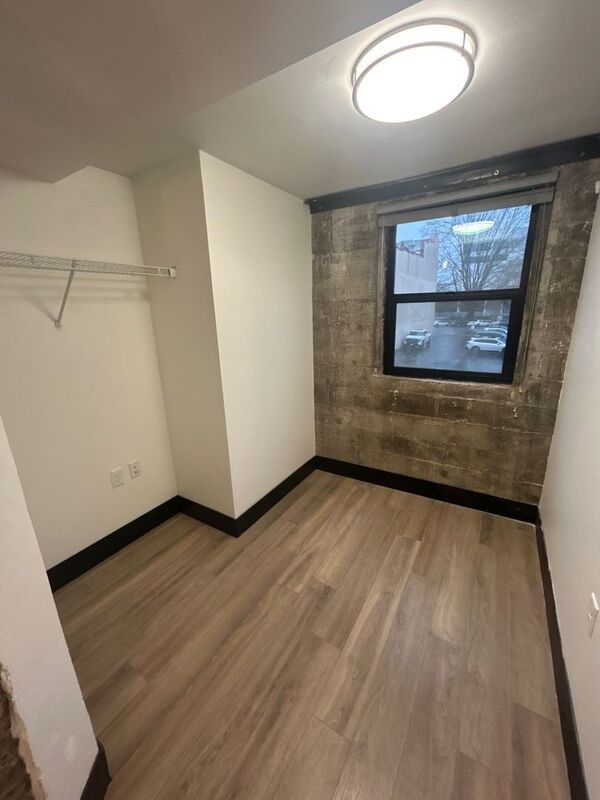 $1,295 First 3 Months, Downtown Salem, Studio 1 Bath, CONDO, w/Washer & Dryer in Unit, CALL TO SCHEDULE A VIEWING, AVAILABLE NOW! property image