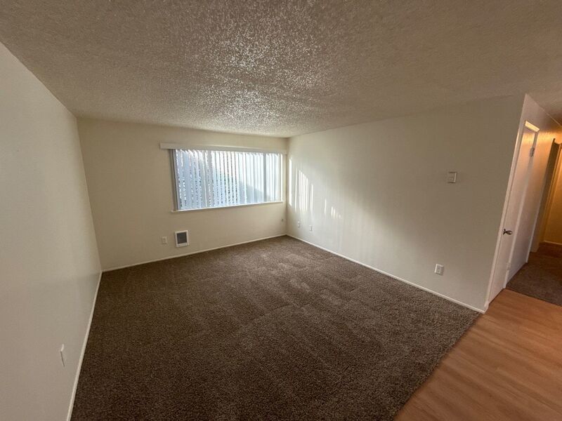 $1,145 First 3 Months, NW Salem, 2 Bed, 1 Bath, Spacious 2nd Floor Apartment, Pets are Welcome, AVAILALBE NOW! property image