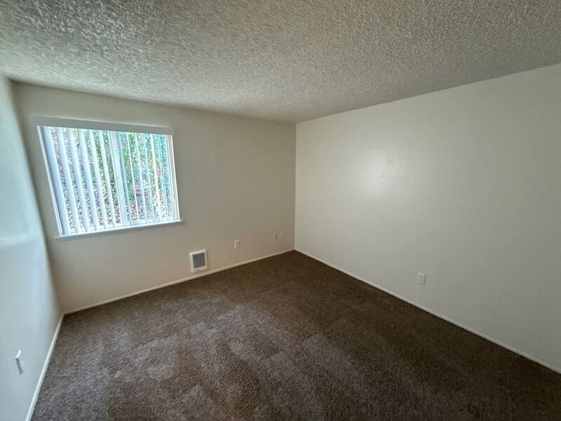 $1,145 First 3 Months, NW Salem, 2 Bed, 1 Bath, Spacious 2nd Floor Apartment, Pets are Welcome, AVAILALBE NOW! property image