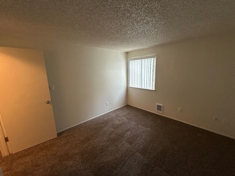 $1,145 First 3 Months, NW Salem, 2 Bed, 1 Bath, Spacious 2nd Floor Apartment, Pets are Welcome, AVAILALBE NOW! property image