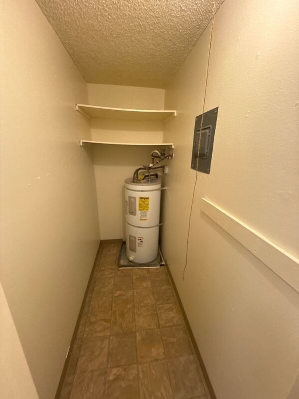 $1,145 First 3 Months, NW Salem, 2 Bed, 1 Bath, Spacious 2nd Floor Apartment, Pets are Welcome, AVAILALBE NOW! property image