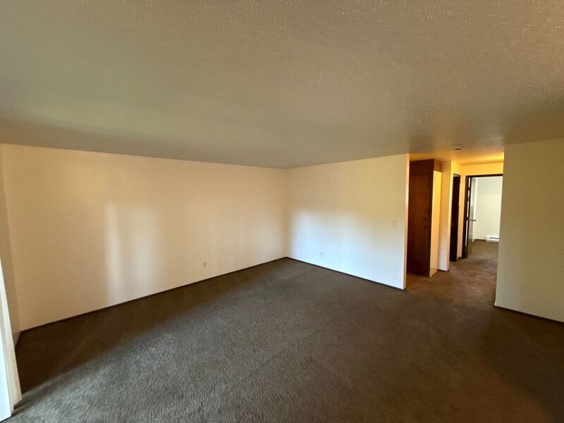 $1,095 First 3 Months, NE Salem 2 Bed 1 Bath 2nd Floor Apartment, W/S/G Paid, AVAILABLE NOW! property image