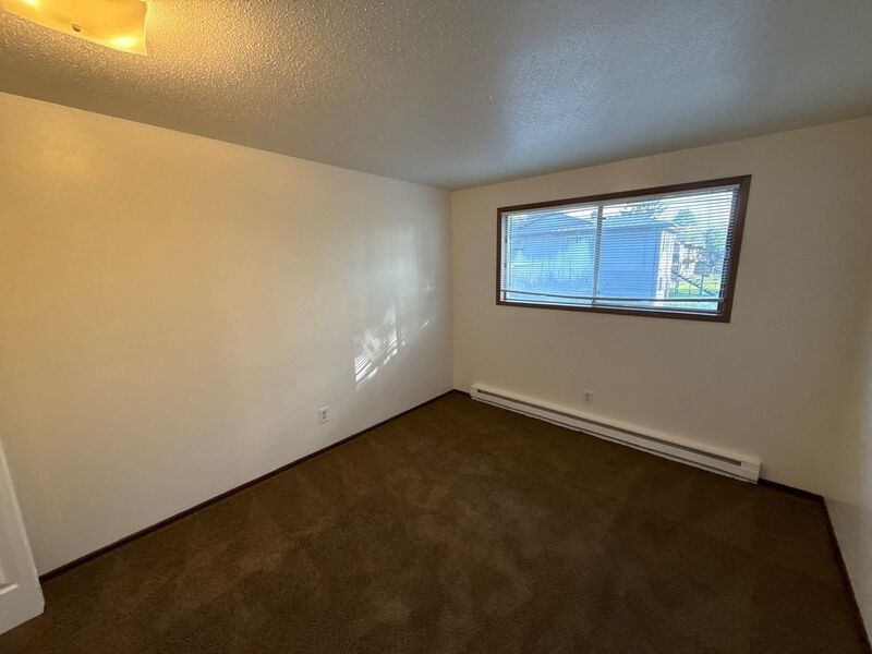 $1,095 First 3 Months, NE Salem 2 Bed 1 Bath 2nd Floor Apartment, W/S/G Paid, AVAILABLE NOW! property image