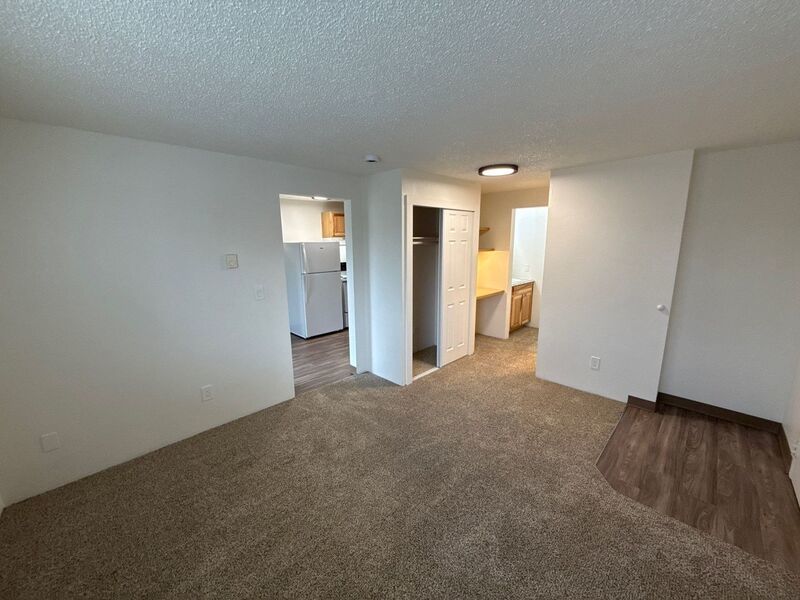 Corvallis 1 Bath, 2nd Floor Unit, $60 Flat Fee for ALL Utilities, AVAILABLE NOW! property image