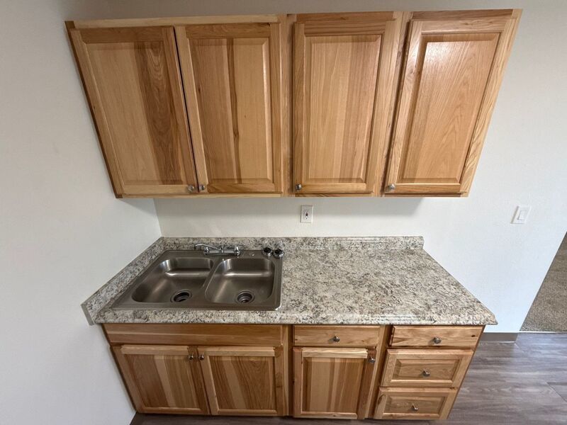 Corvallis 1 Bath, 2nd Floor Unit, $60 Flat Fee for ALL Utilities, AVAILABLE NOW! property image