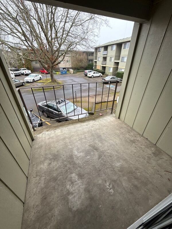 Corvallis 1 Bath, 2nd Floor Unit, $60 Flat Fee for ALL Utilities, AVAILABLE NOW! property image