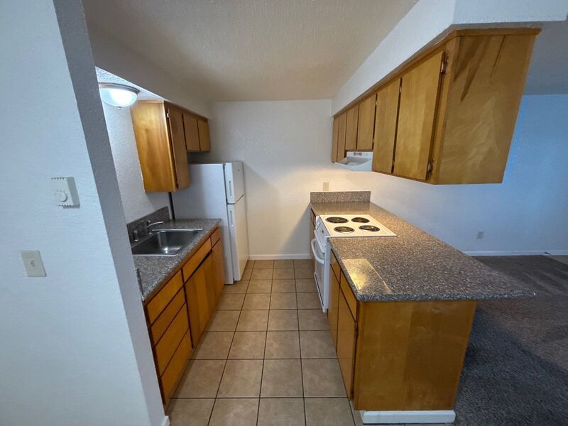 SW Albany, 1 Bed, 1 Bath, Spacious 1st Floor Apartment, Flat Fee for W/S/G, AVAILABLE NOW! property image