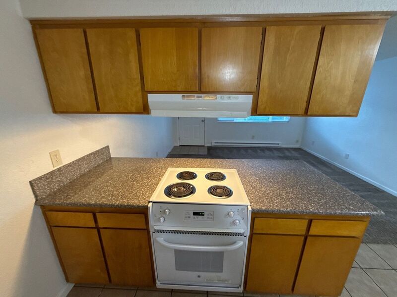 SW Albany, 1 Bed, 1 Bath, Spacious 1st Floor Apartment, Flat Fee for W/S/G, AVAILABLE NOW! property image
