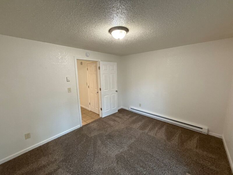SW Albany, 1 Bed, 1 Bath, Spacious 1st Floor Apartment, Flat Fee for W/S/G, AVAILABLE NOW! property image