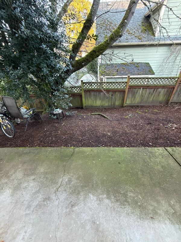 SW Albany, 1 Bed, 1 Bath, Spacious 1st Floor Apartment, Flat Fee for W/S/G, AVAILABLE NOW! property image