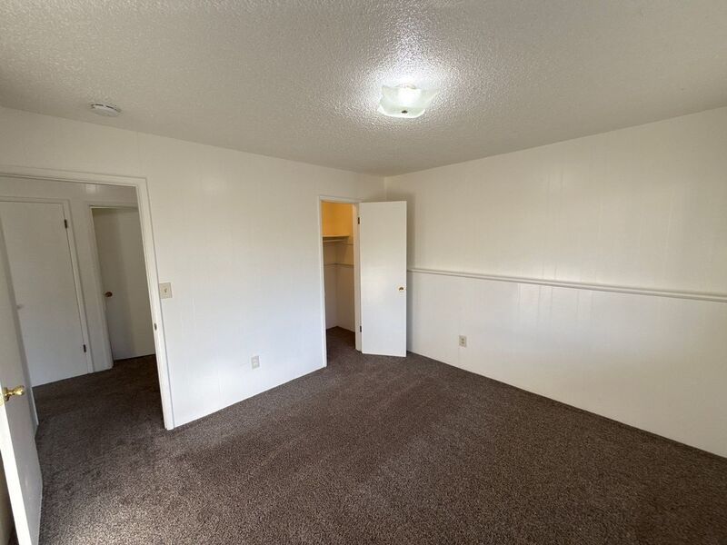 $975 First 3 Months, SW Dallas Very Spacious 1 Bed 1 Bath Apartment, with Massive Covered Patio, W/S/G Paid, AVAILABLE NOW! property image