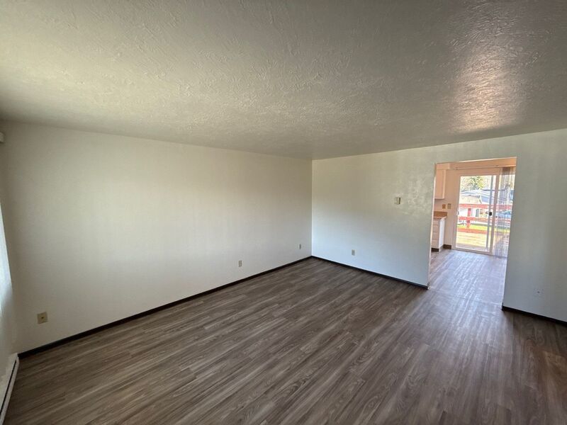 SE Dallas, Single Story Complex, 2 Bed, 1 Bath, Apartment, Pet Friendly, AVAILABLE NOW! property image