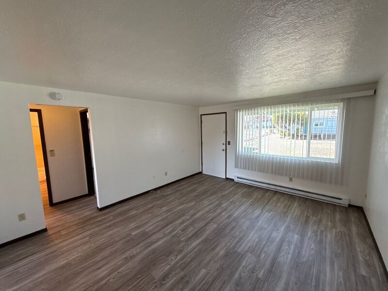 SE Dallas, Single Story Complex, 2 Bed, 1 Bath, Apartment, Pet Friendly, AVAILABLE NOW! property image