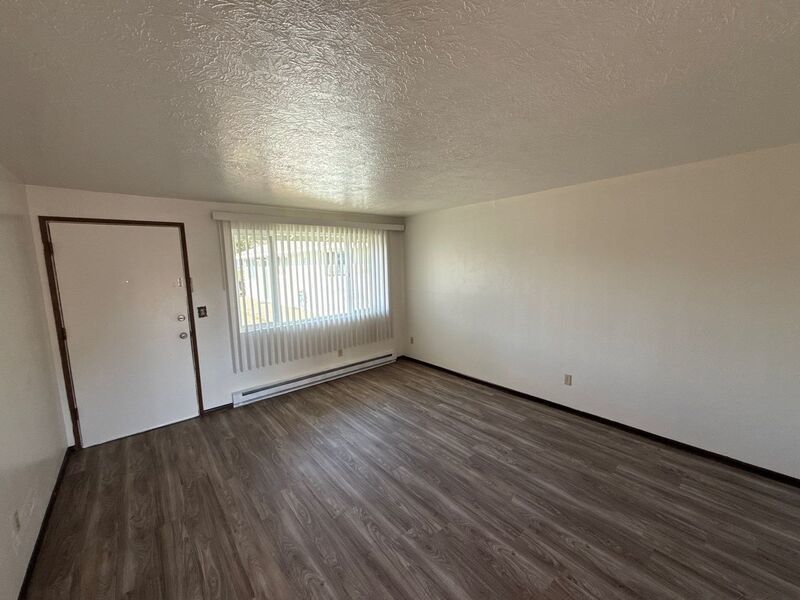 SE Dallas, Single Story Complex, 2 Bed, 1 Bath, Apartment, Pet Friendly, AVAILABLE NOW! property image