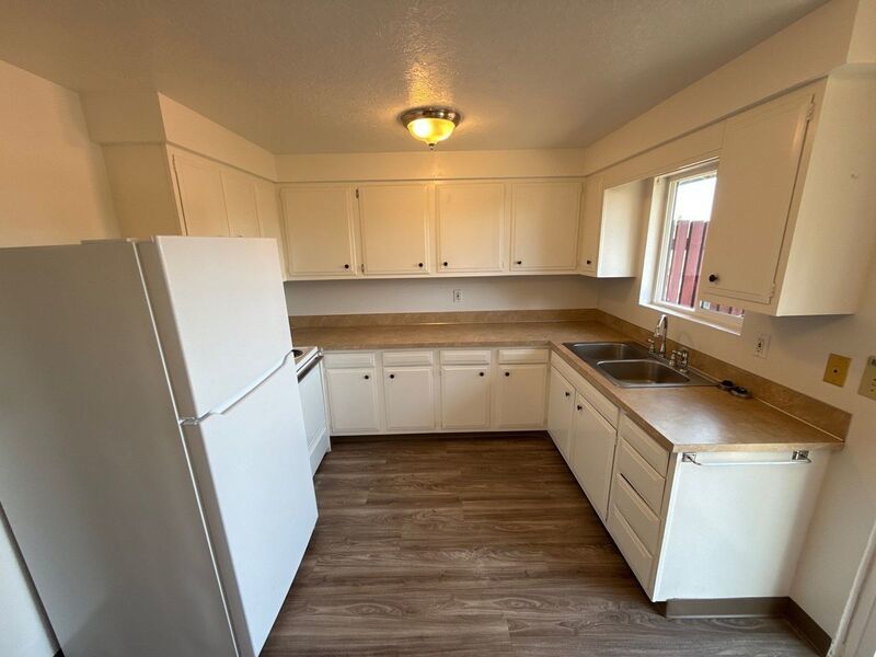 SE Dallas, Single Story Complex, 2 Bed, 1 Bath, Apartment, Pet Friendly, AVAILABLE NOW! property image