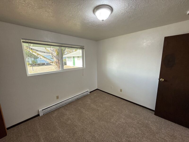 SE Dallas, Single Story Complex, 2 Bed, 1 Bath, Apartment, Pet Friendly, AVAILABLE NOW! property image