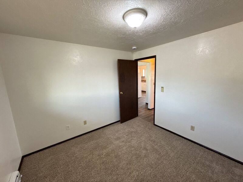 SE Dallas, Single Story Complex, 2 Bed, 1 Bath, Apartment, Pet Friendly, AVAILABLE NOW! property image