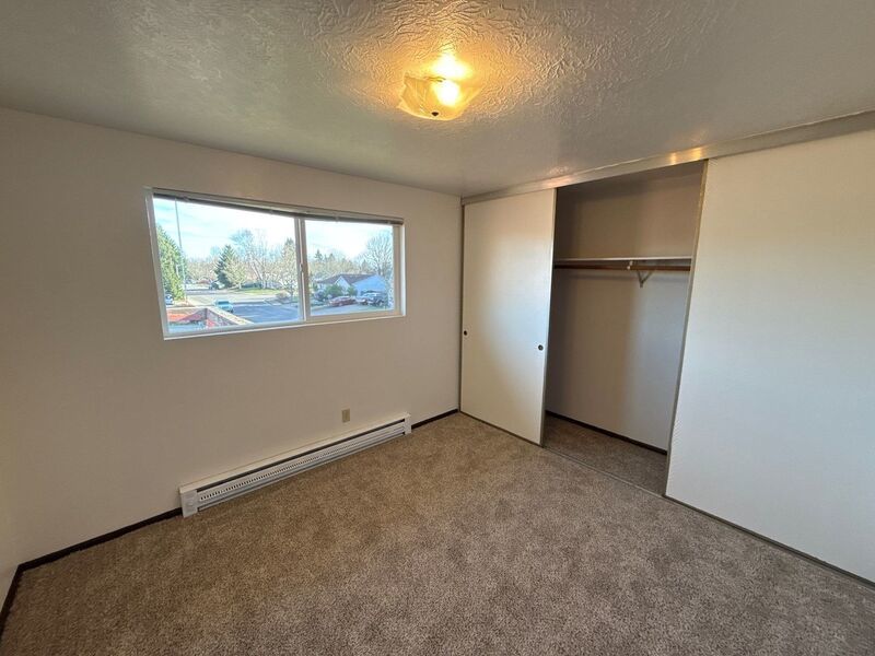 SE Dallas, Single Story Complex, 2 Bed, 1 Bath, Apartment, Pet Friendly, AVAILABLE NOW! property image