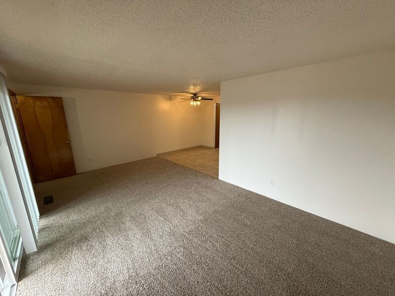 NW Salem, 1 Bed, 1 Bath, 1st Floor Apartment, W/S/G Paid, COMING SOON! property image