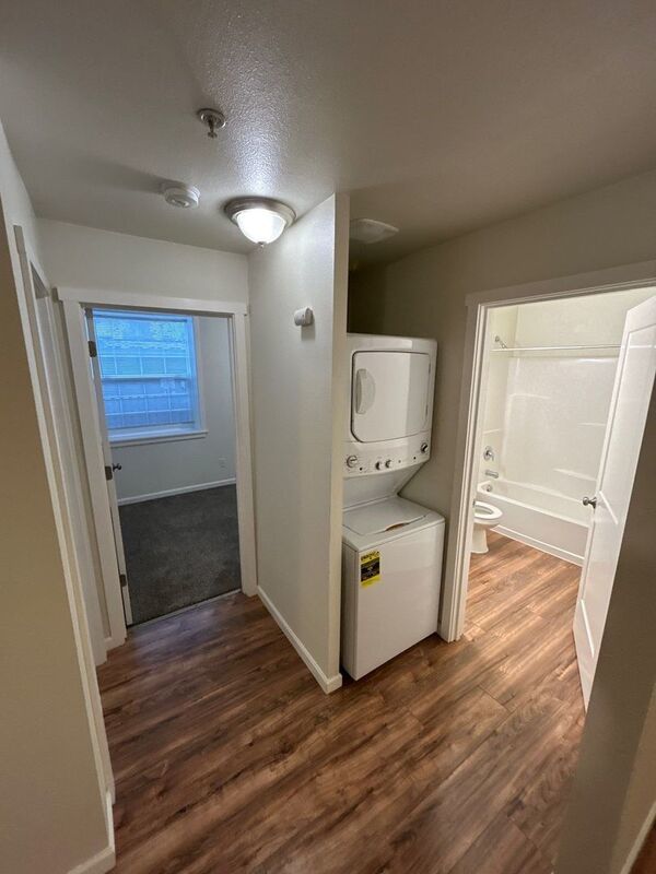 Mount Angel, 2 Bed, 1 Bath, 1st Floor Apartment, Pet Friendly, AVAILABLE NOW! property image