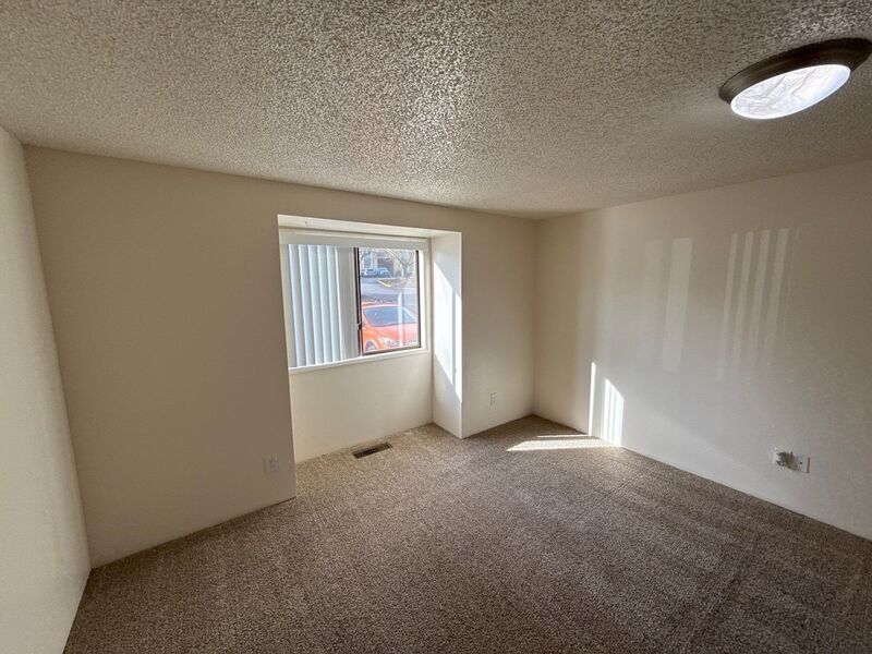 $1,125 First 3 Months, NW Salem 1 Bed, 1 Bath, 1st Floor Apartment, W/S/G Paid, AVAILABLE NOW! property image