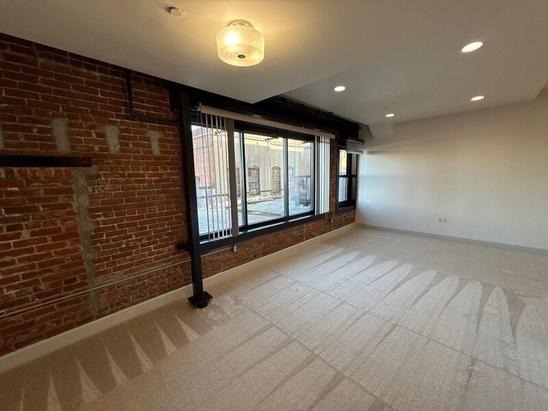 $1,445 First 3 Months Downtown Salem, Alcove Studio, 1 Bath, w/Washer & Dryer in Unit, CALL TO SCHEDULE A VIEWING, AVAILABLE NOW! property image