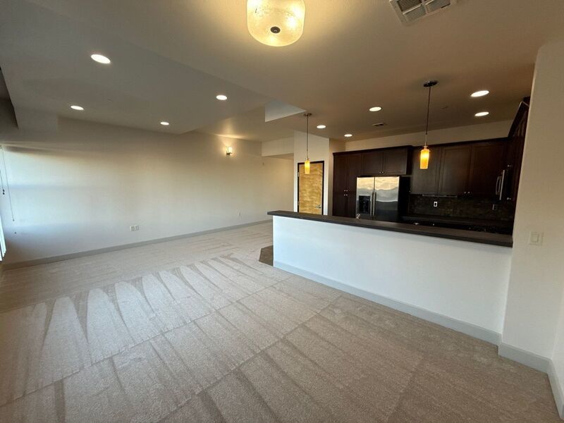 $1,445 First 3 Months Downtown Salem, Alcove Studio, 1 Bath, w/Washer & Dryer in Unit, CALL TO SCHEDULE A VIEWING, AVAILABLE NOW! property image