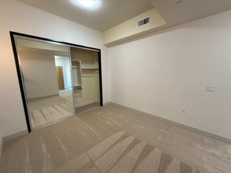 $1,445 First 3 Months Downtown Salem, Alcove Studio, 1 Bath, w/Washer & Dryer in Unit, CALL TO SCHEDULE A VIEWING, AVAILABLE NOW! property image