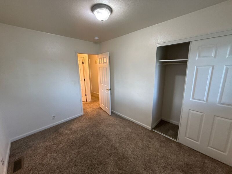 Beautiful Corvallis 4 Bed 1 Bath Single Family Home, AVAILABLE NOW! property image