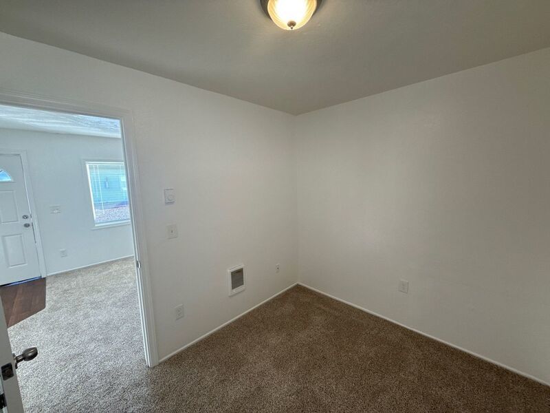 $945 First 3 Months, SE Salem, 1 Bed 1 Bath, Apartment Complex, AVAILABLE NOW! property image