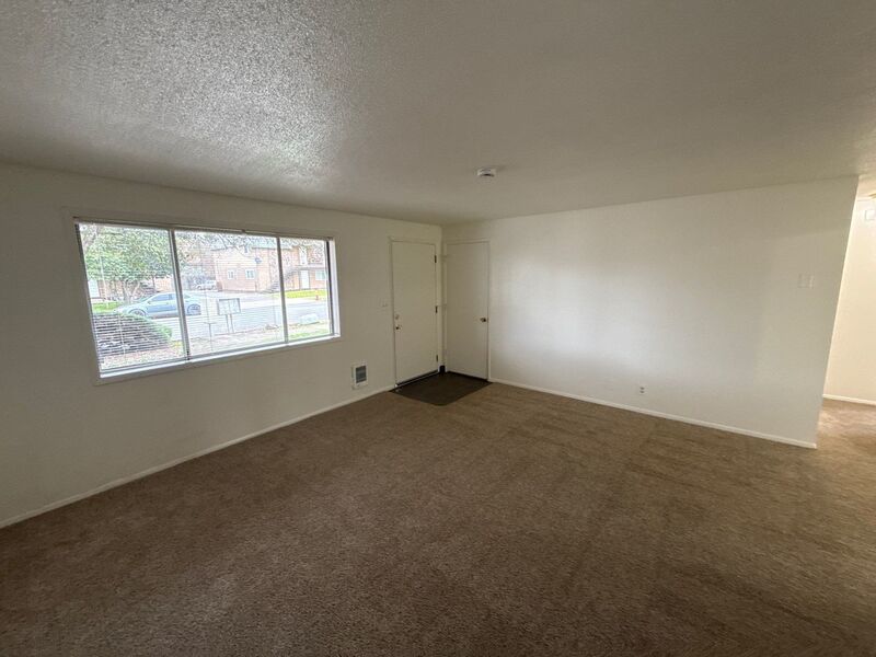 $1095 First 3 Months, NE Salem, 2 Bed, 1 Bath, 1st Floor Apartment, AVAILABLE NOW! property image