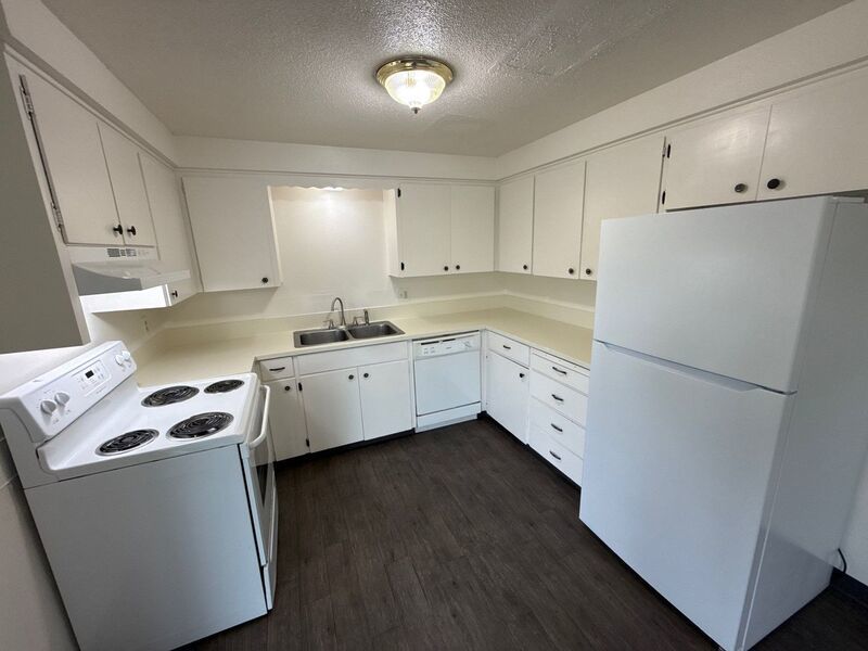 $1095 First 3 Months, NE Salem, 2 Bed, 1 Bath, 1st Floor Apartment, AVAILABLE NOW! property image