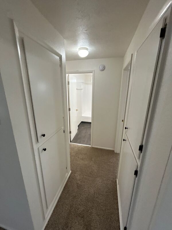 $1545 First 3 Months, NE Salem, 3 Beds, 1 Bath, 1st Floor Apartment, AVAILABLE NOW! property image