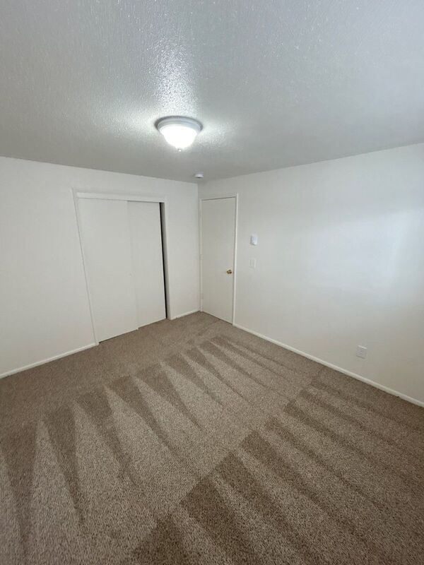$1545 First 3 Months, NE Salem, 3 Beds, 1 Bath, 1st Floor Apartment, AVAILABLE NOW! property image