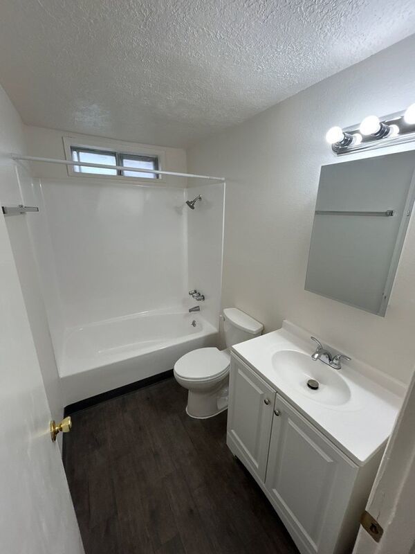 $1545 First 3 Months, NE Salem, 3 Beds, 1 Bath, 1st Floor Apartment, AVAILABLE NOW! property image