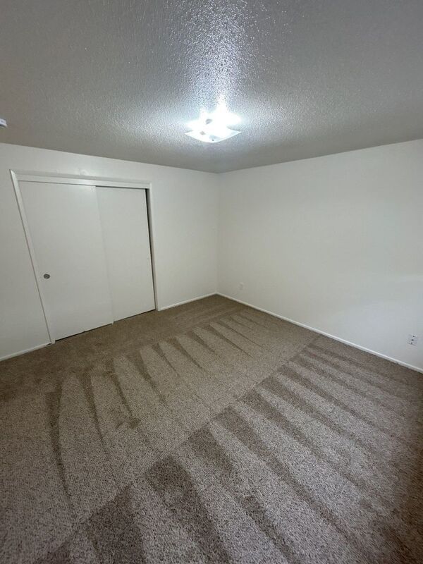 $1545 First 3 Months, NE Salem, 3 Beds, 1 Bath, 1st Floor Apartment, AVAILABLE NOW! property image