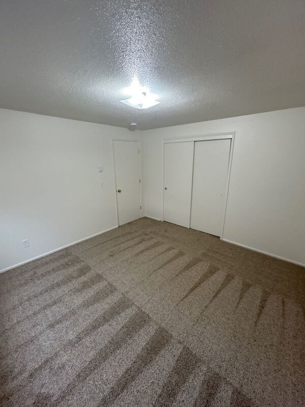 $1545 First 3 Months, NE Salem, 3 Beds, 1 Bath, 1st Floor Apartment, AVAILABLE NOW! property image