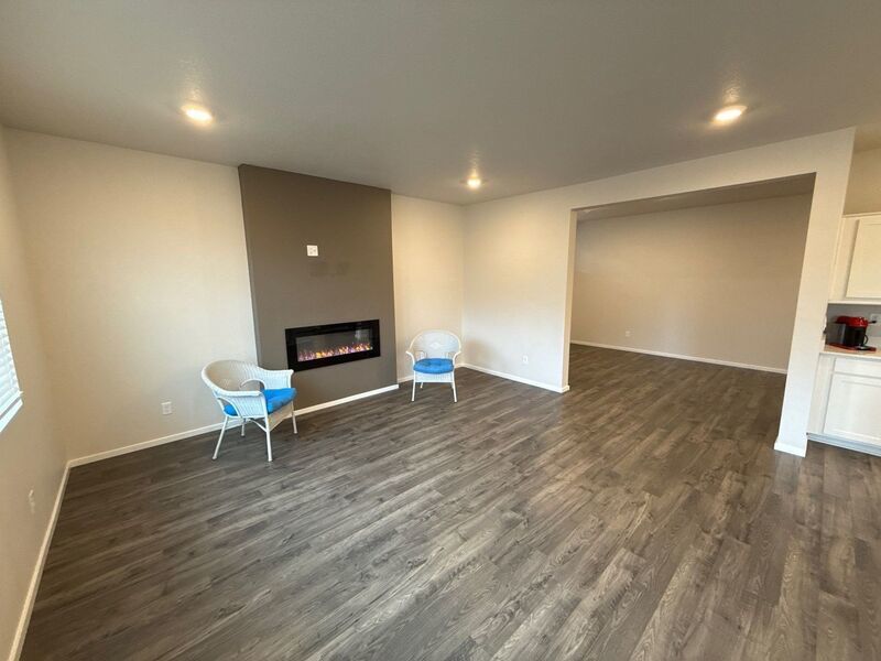 NE. Salem 4 Bed + Bonus Room, 2.5 Bath Single Family Home, AVAILABLE NOW! property image