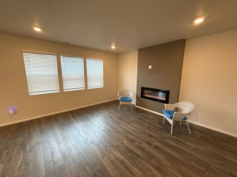 NE. Salem 4 Bed + Bonus Room, 2.5 Bath Single Family Home, AVAILABLE NOW! property image