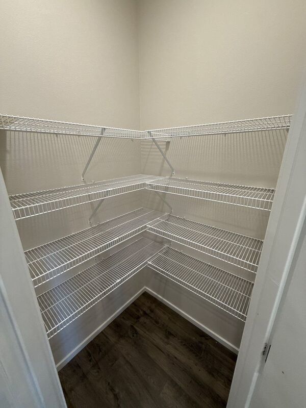 NE. Salem 4 Bed + Bonus Room, 2.5 Bath Single Family Home, AVAILABLE NOW! property image